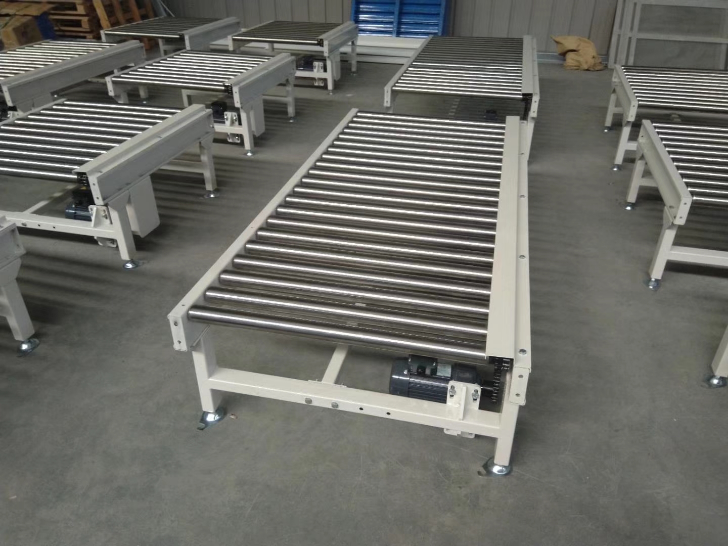 滾筒輸送機(jī)，青島樂途行工業(yè)設(shè)備有限公司