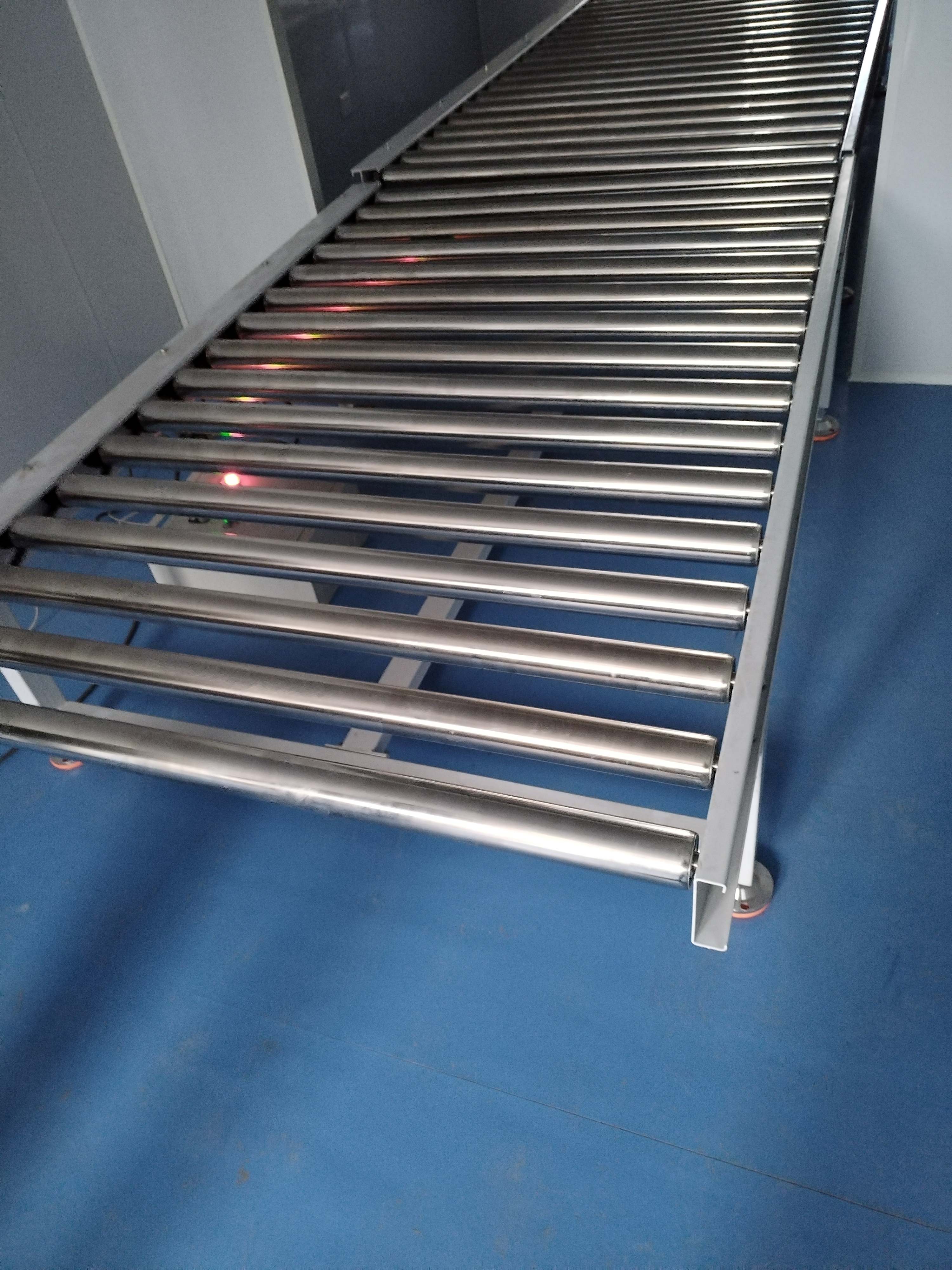 滾筒輸送機(jī)特點，青島樂途行工業(yè)設(shè)備有限公司